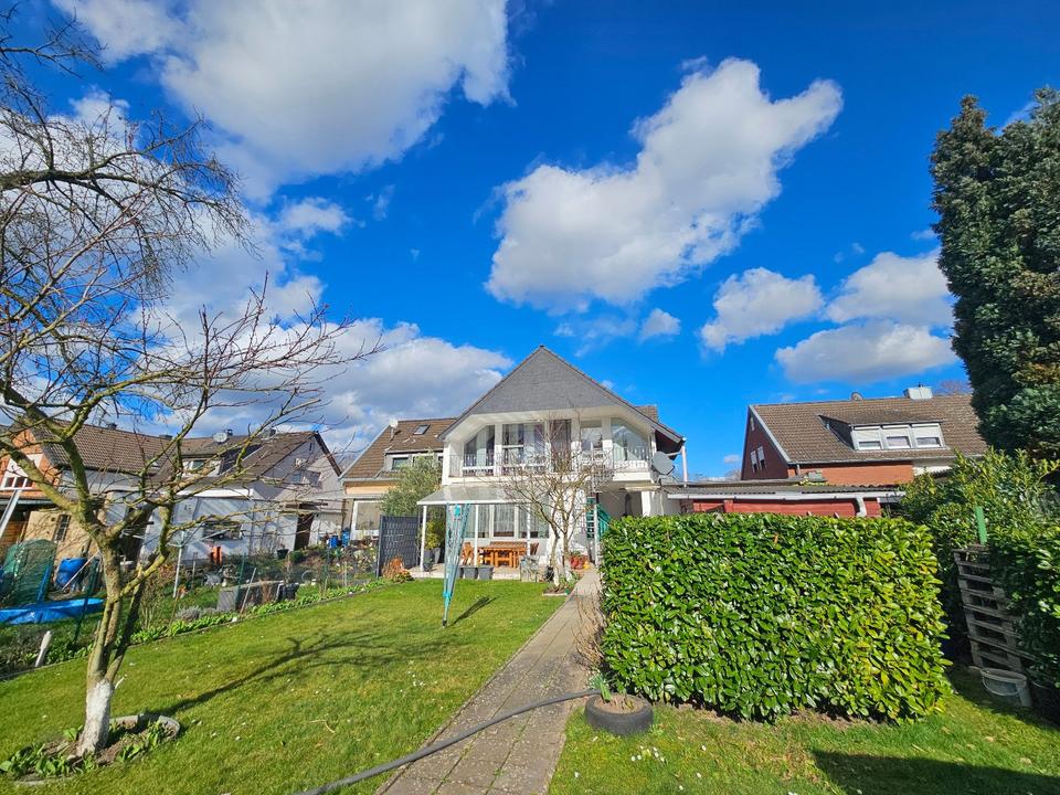 Thumbnail-Zweifamilienhaus mit großem Garten!