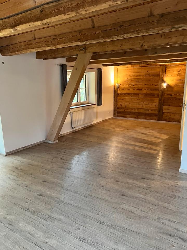 Thumbnail-3-Zi.-Wohnung im Grünen mit Garten & Balkon