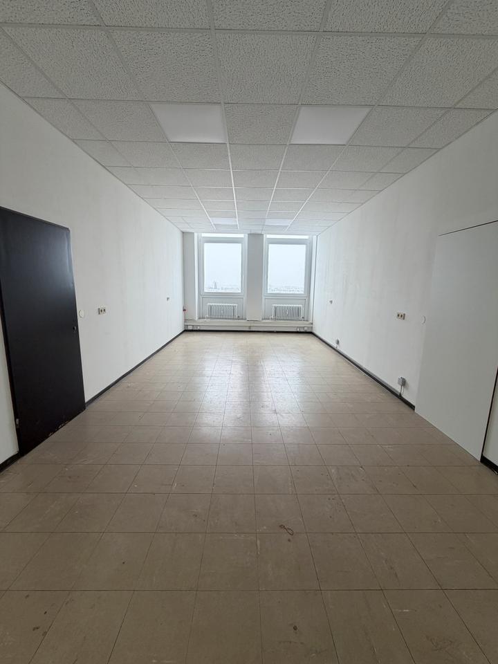 Thumbnail-AB SOFORT: 30,00 m² Büroraum im 6.OG