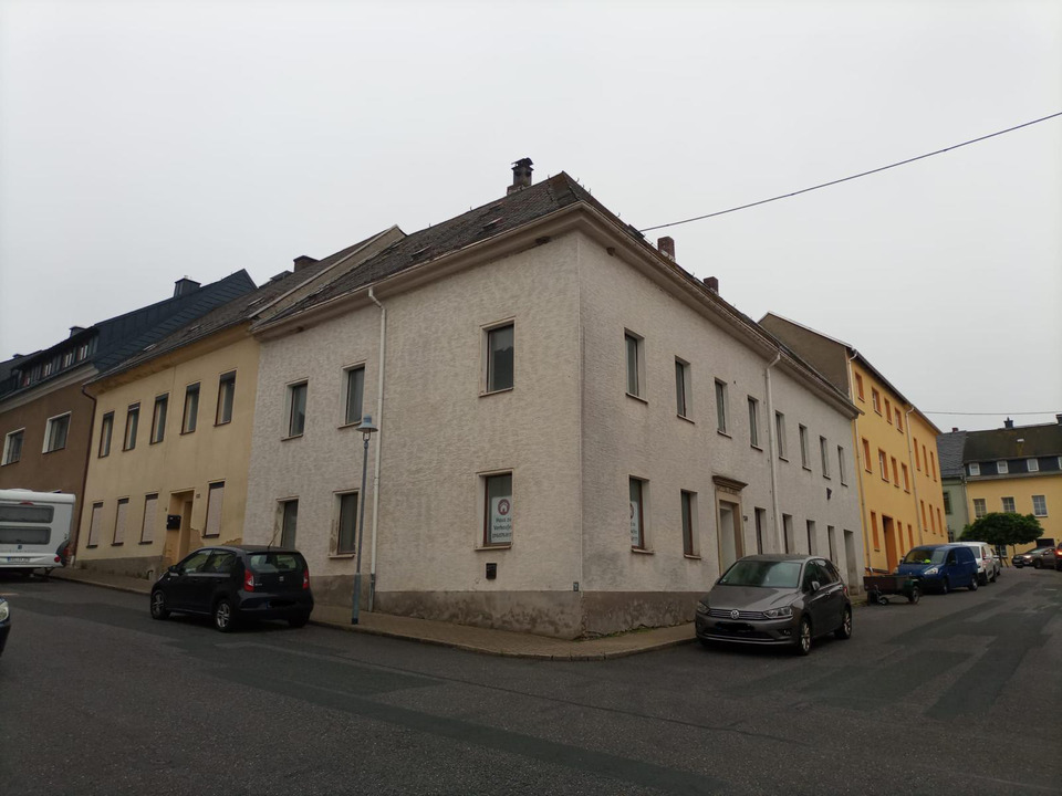 Thumbnail-Charmantes Mehrfamilienhaus mit Potenzial in Zöblitz zu Verkaufen