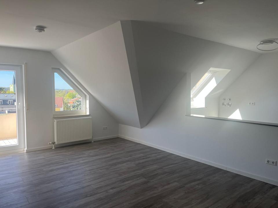 Thumbnail-Schöne Maisonette-3-Raum-DG-Wohnung mit Balkon in Wilkau-Haßlau