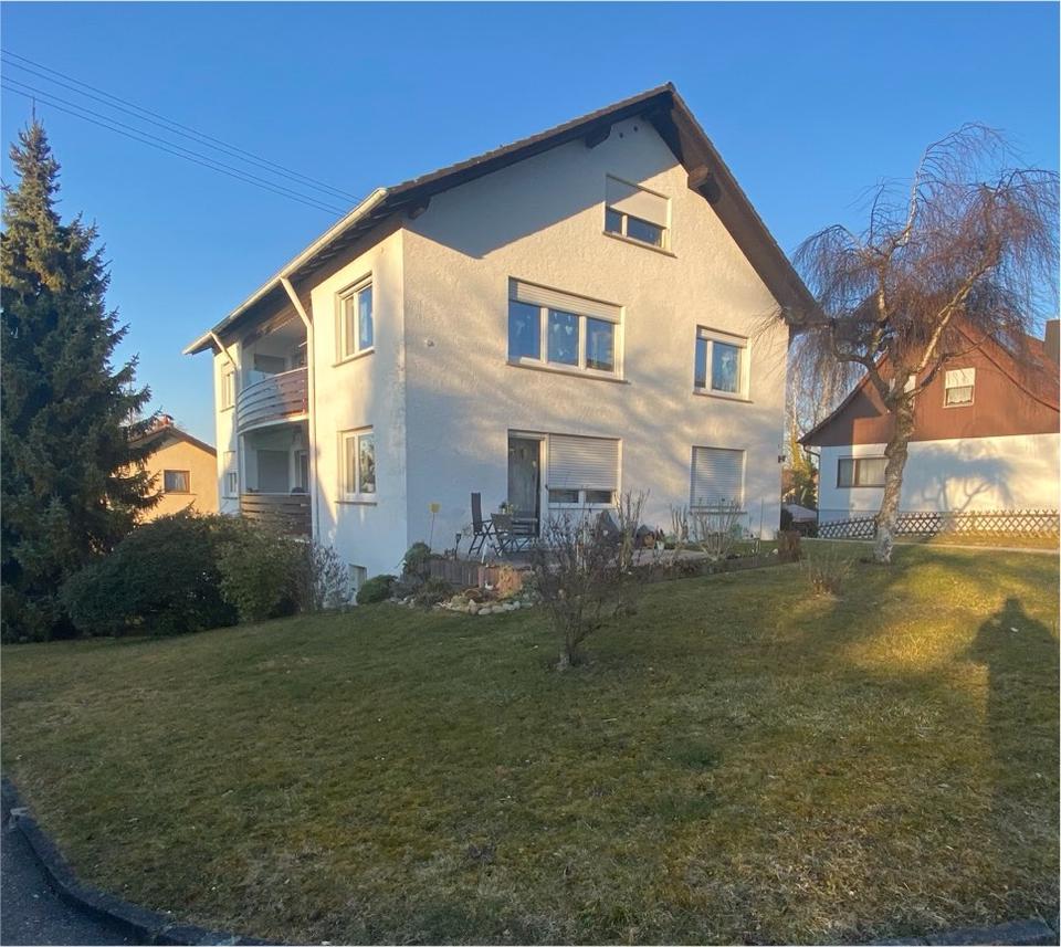 Thumbnail-Großzügige 5-Zimmer-Eigentumswohnung mit Garage und Balkon