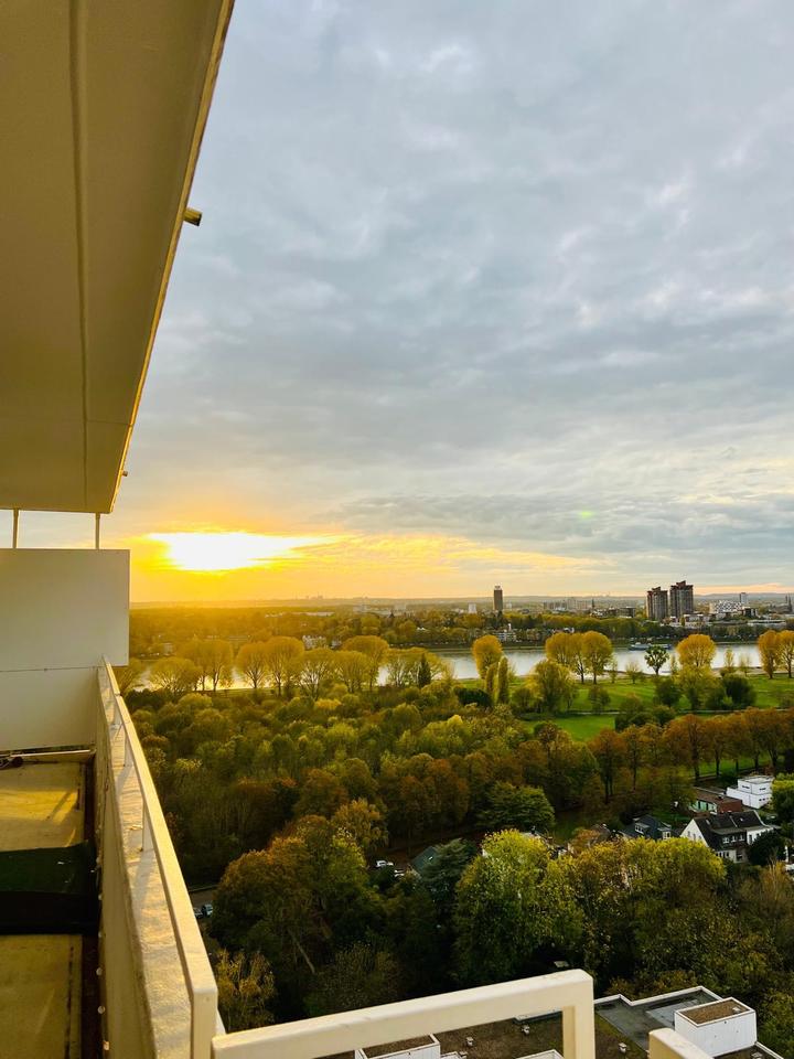 Thumbnail-Teilmöbliertes Zimmer mit Domblick in Köln-Poll