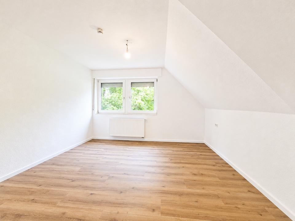 Thumbnail-Wunderschöne renovierte 2-Zi.-Whg mit Balkon