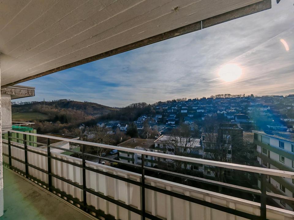 Thumbnail-2 Zimmer Dachgeschosswohnung in GM-Bernberg