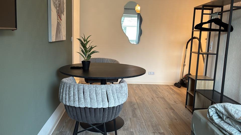 Thumbnail-Renovierte Wohnung und Garage in Köln Deutz zum Verkauf