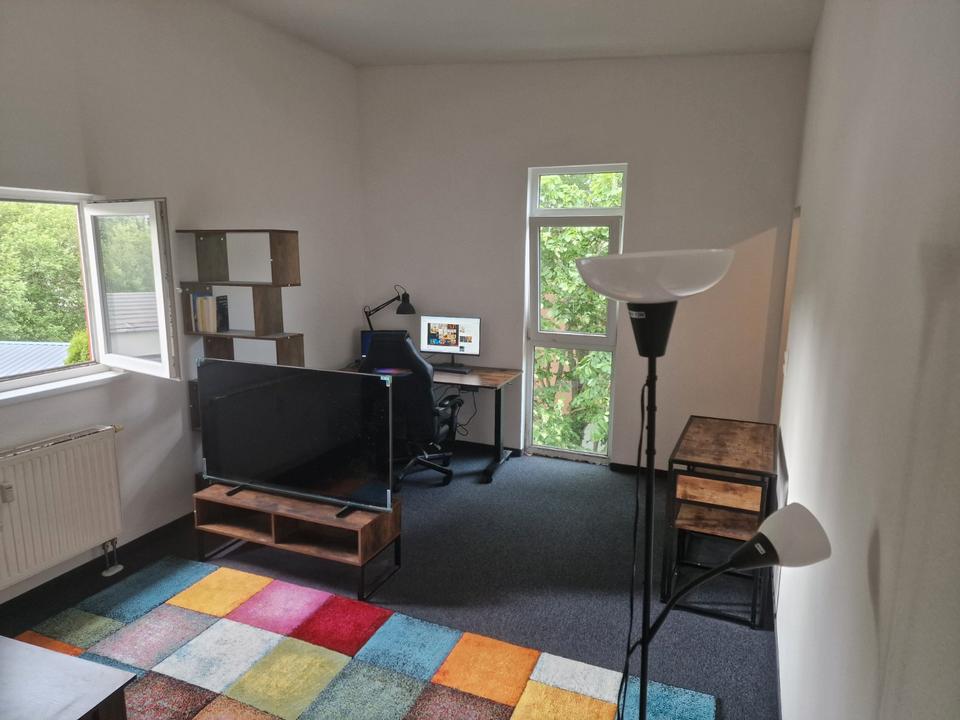 Thumbnail-Bright 2-Room Apartment – 5 Min Walk to University