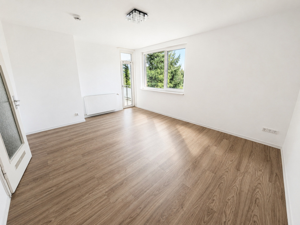 Thumbnail-**Was will man mehr? +Balkon +Laminat +frisch gestrichen +neues Badezimmer**