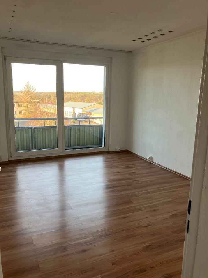 Thumbnail-3- Raum-Wohnung Sandersleben——Sonnenseite—-