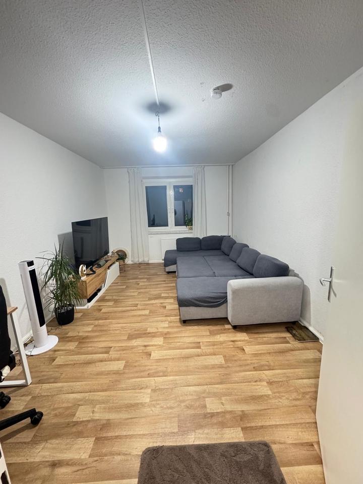 Thumbnail-Helle 2- Zimmer- Wohnung in Berlin (12627)-Voll möbliert abzugebe