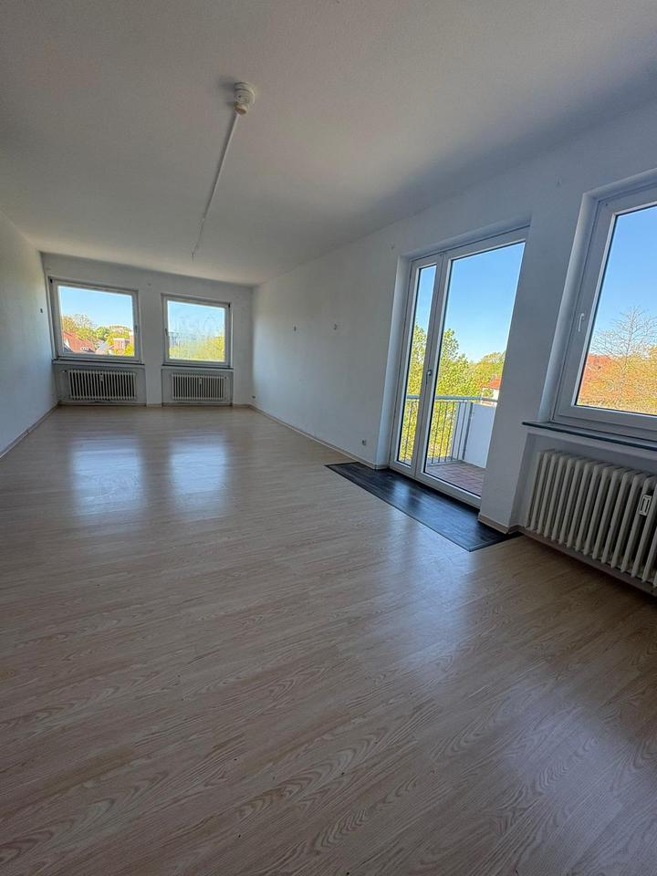 Thumbnail-ANFRAGESTOPP! [TSP#1240] Große 4-Zimmer-Wohnung mit Balkon in Oldenburg - im beliebten Stadtteil BürgerfeldeNadorst