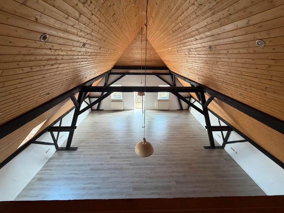 Thumbnail-Großzügige Galeriewohnung mit Balkon