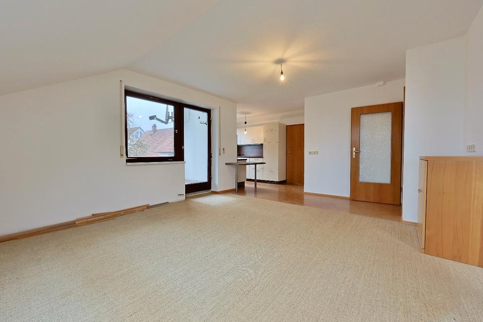 Thumbnail-Frisch renovierte 4-Zimmer-Wohnung mit Balkon in ErbachErsingen