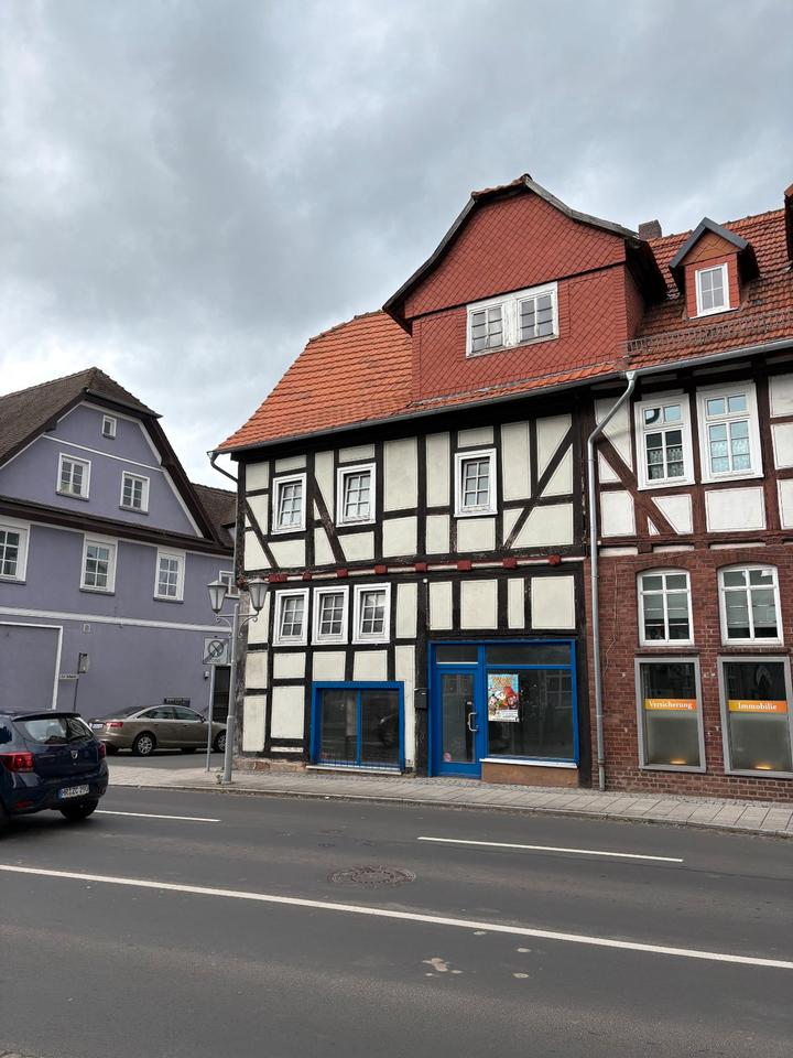 Thumbnail-Sanierungsobjekt mit 2 Wohneinheiten & Laden – Top Lage