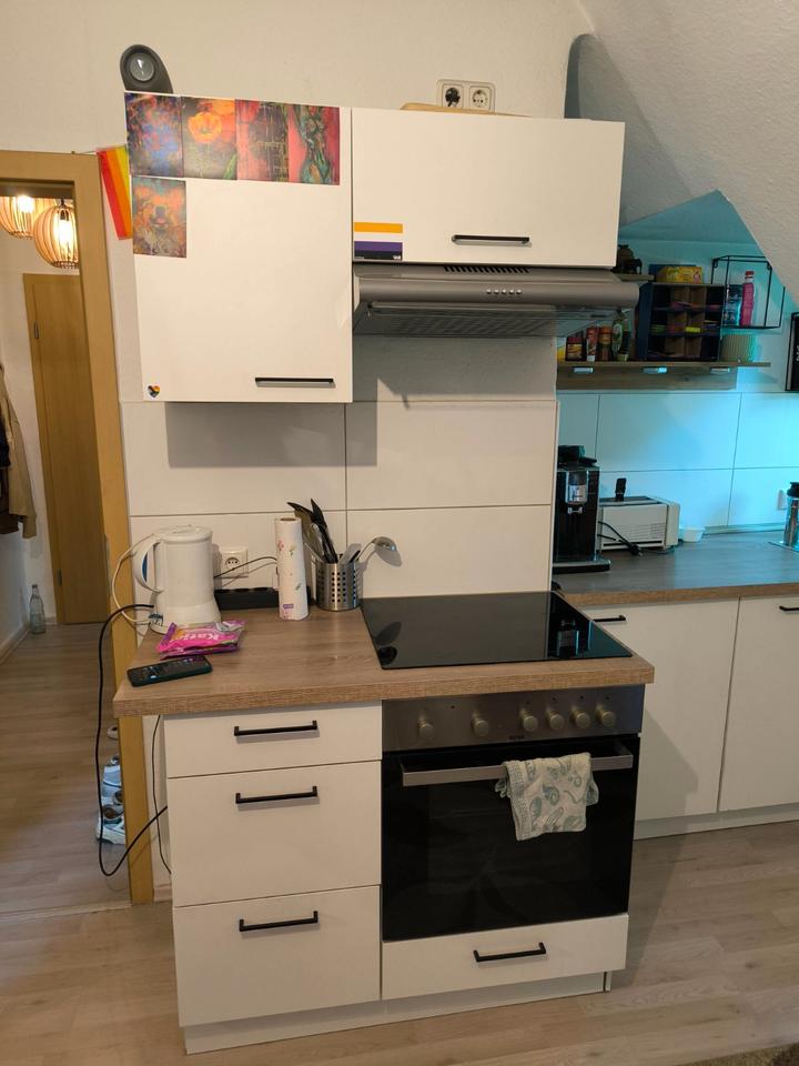 Thumbnail-Dachgeschoss 2,5 Zimmer in Scholven - ca. 50 qm MÖBLIERT