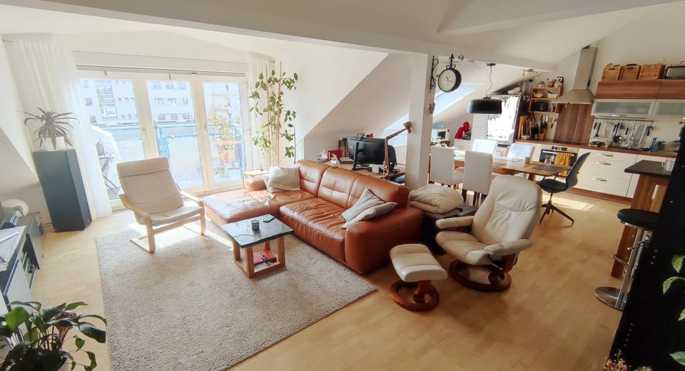 Thumbnail-Darmstadt-Stadtmitte exclusive 3.Zi-Dachgeschoßwohnung mit Balkon von PRIVAT