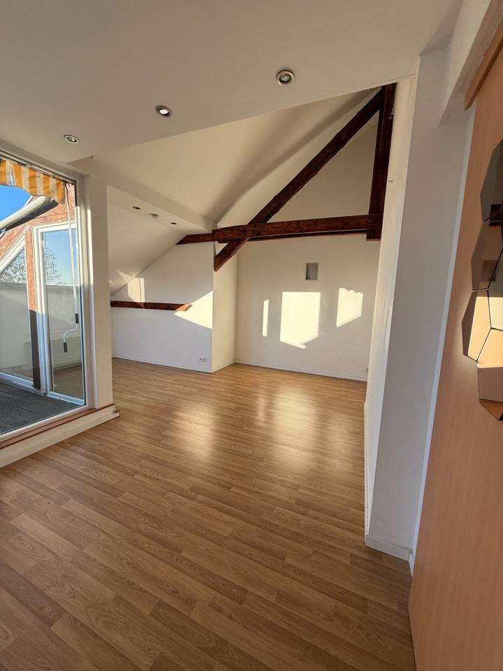 Thumbnail-Lichtdurchflutete 2- Zimmer-DG-Whg mit Terasse, EBK und Fernblick über Aachen