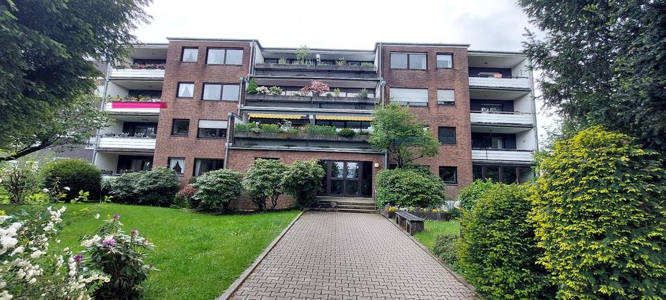 Thumbnail-3,5 Zimmer Wohnung mit Balkon und SchwimmbadSauna