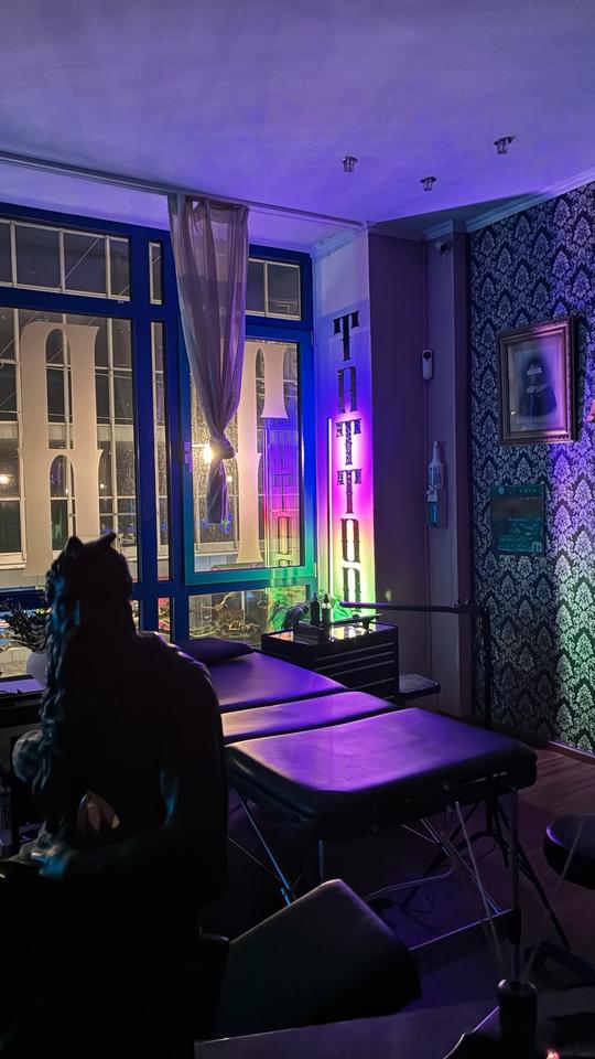 Thumbnail-Freier Platz im Studio für Tattoo-Artist oder Piercing