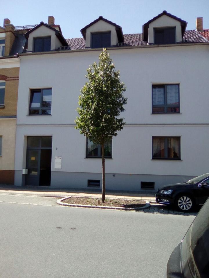 Thumbnail-geräumige 2 Raum Wohnung im Erdgeschoss