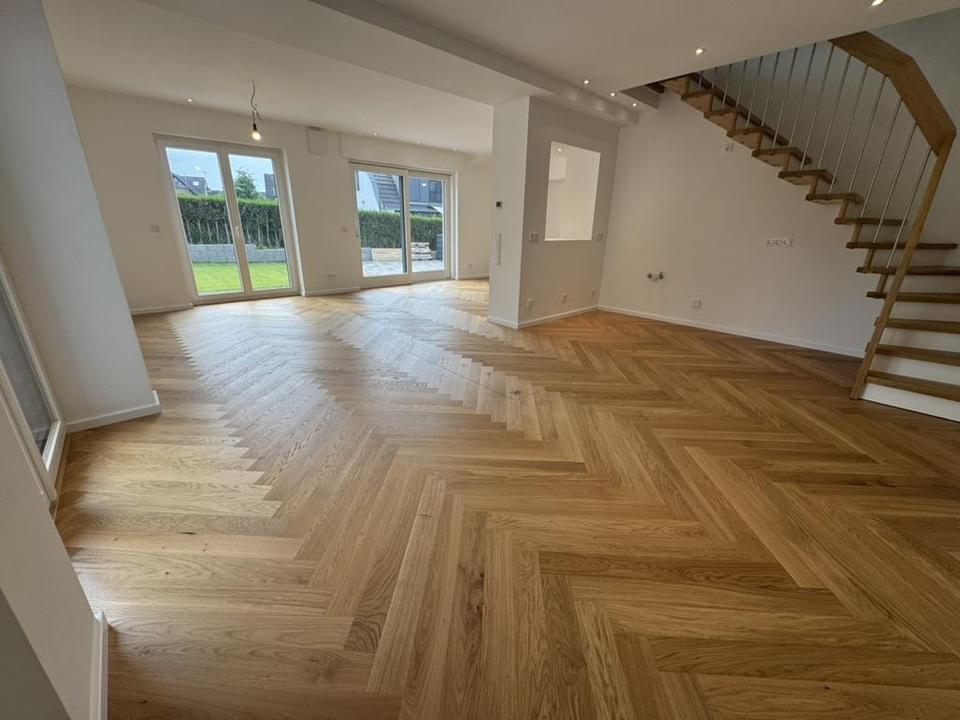 Thumbnail-Erstbezug, Individuelles Niedrigenergiehaus, Düsseldorf-Nord