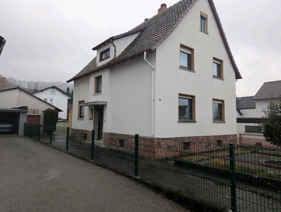 Thumbnail-Moderne 6 Zimmer Maisonette Wohnung mit Garten & Garage