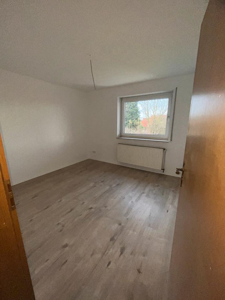 Thumbnail-Moderne, frisch renovierte Wohnung mit großem Balkon