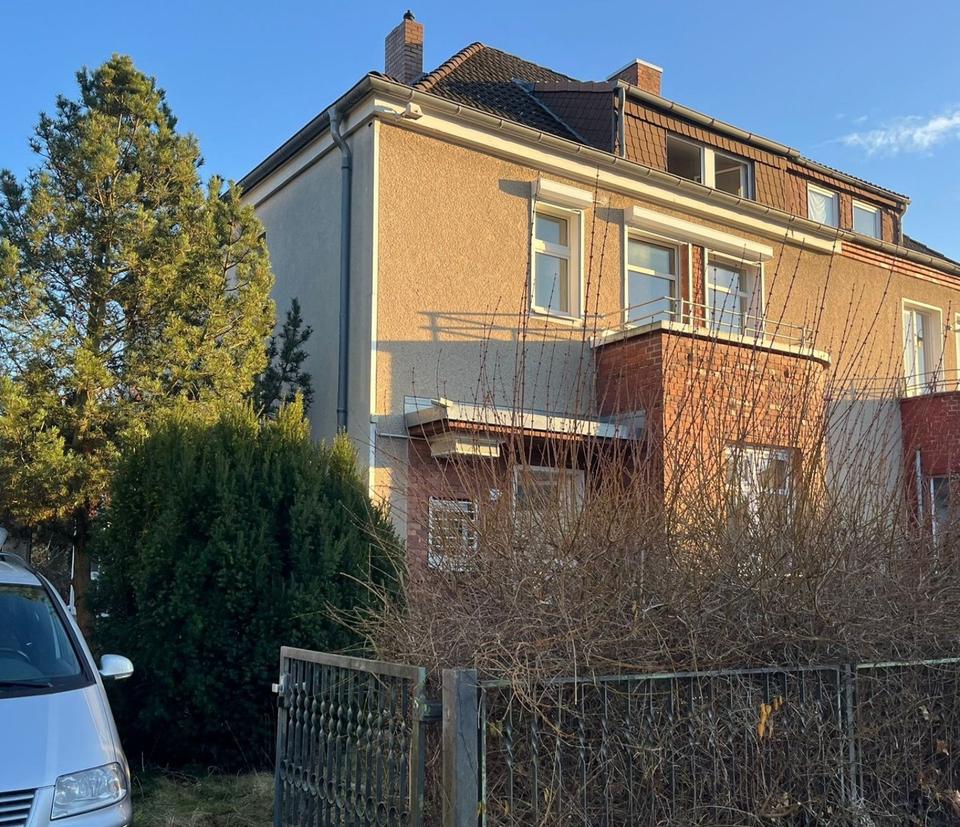 Thumbnail-Großzügige Doppelhaushälfte mit 7 Zimmern, Garten & Wintergarten