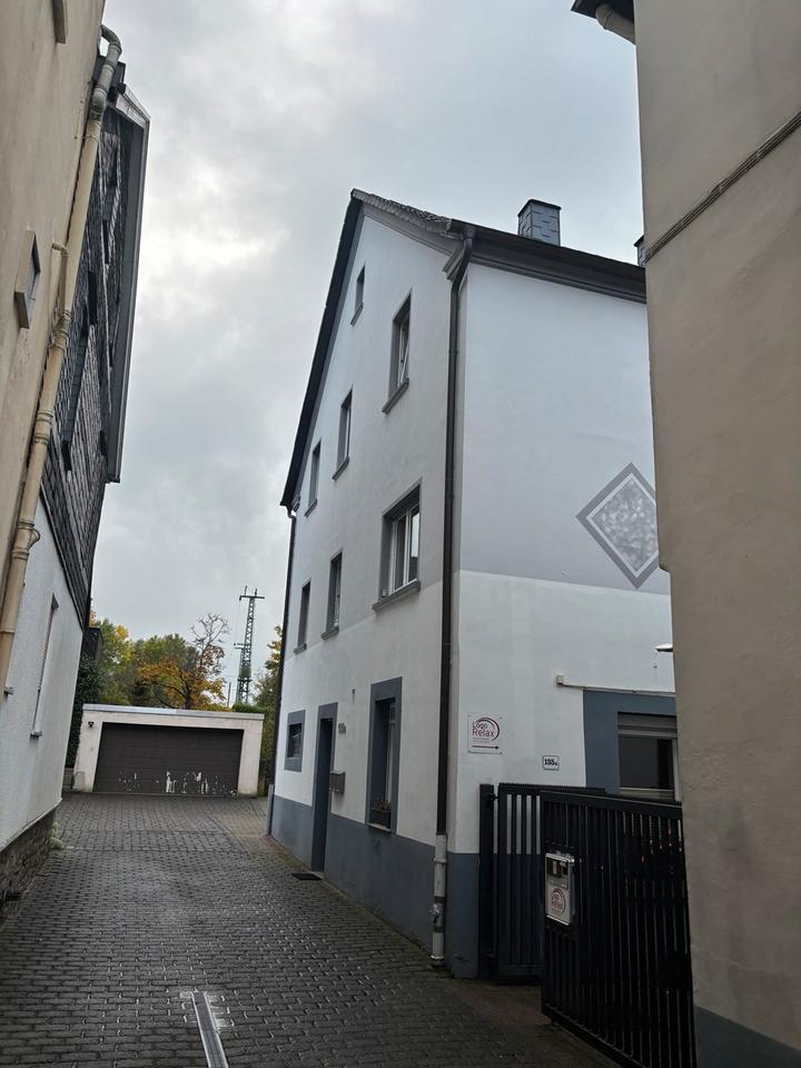 Thumbnail-Schöne 6 Zimmer Wohnung mit großem Balkon