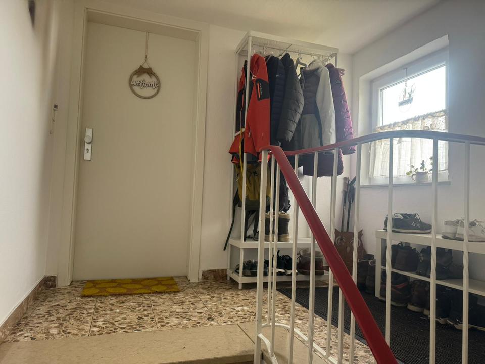 Thumbnail-Sonnige, ruhige 3,5-Z.-Wohnung im DG für alleinstehene Person