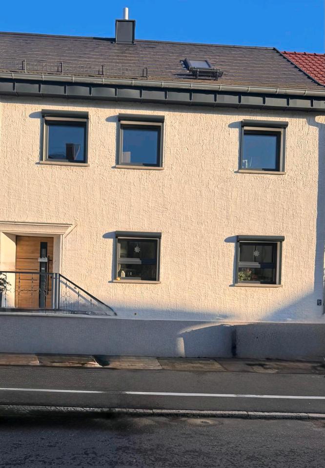 Thumbnail-modernisiertes Reihenmittelhaus in HalleSaale