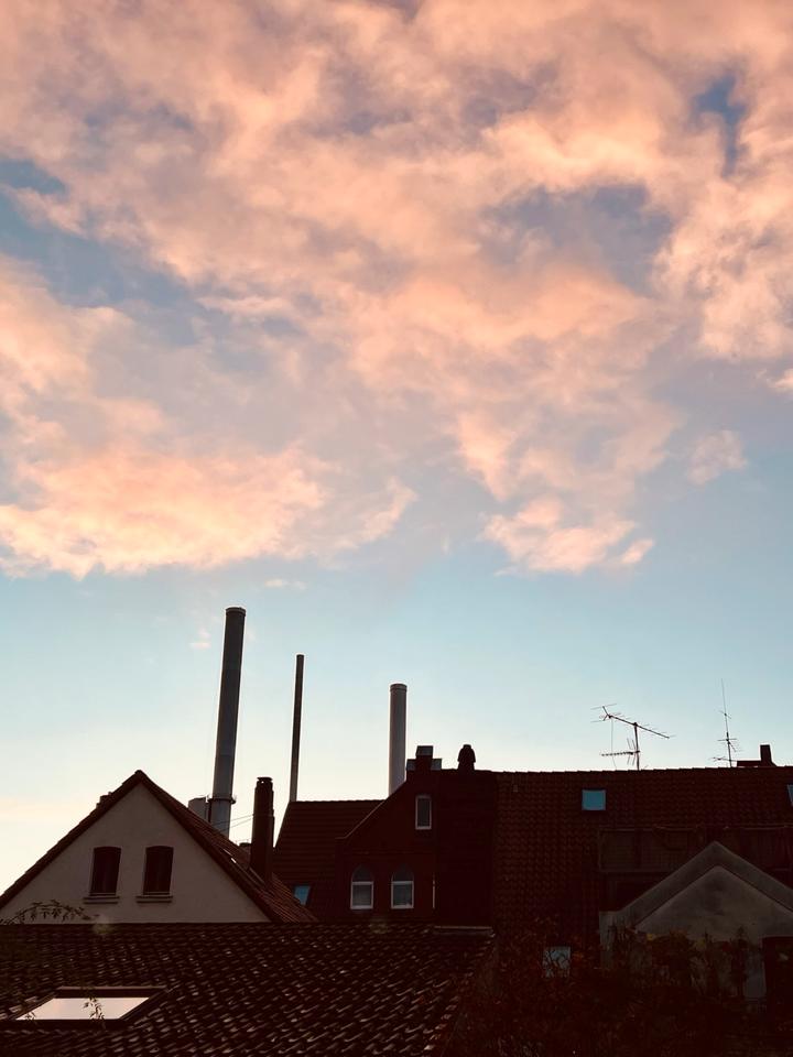 Thumbnail-Wunderschöne 2,5 Zimmer Altbauwohnung zur Untermiete