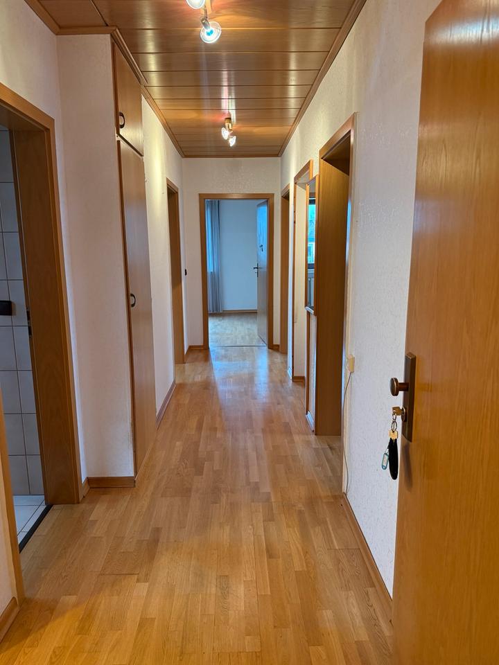 Thumbnail-Mietwohnung 4 Zimmer mit 85qm Niederkassel Ort