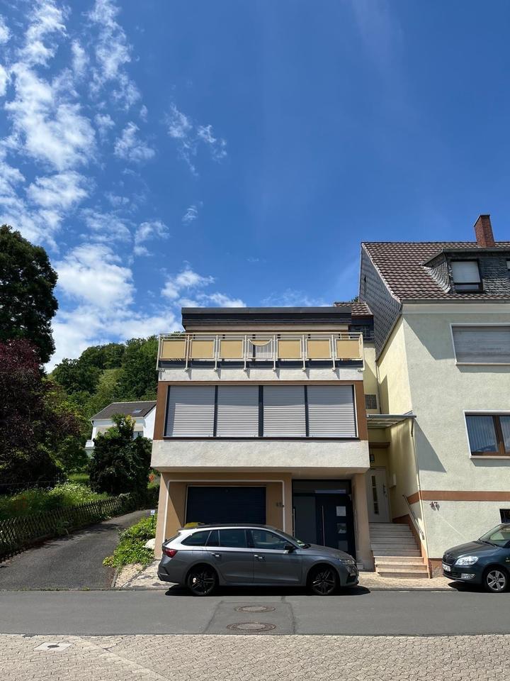Thumbnail-Hochwertig saniertes Einfamilienhaus mit Dachterrasse