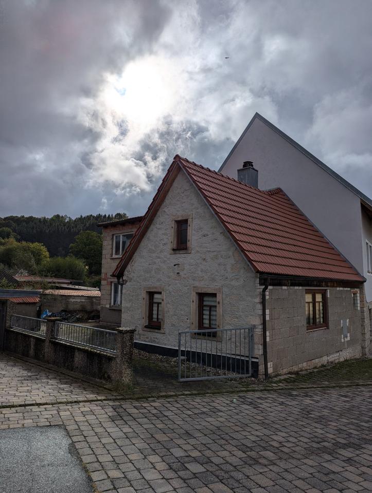 Thumbnail-Renovierungsbedürftiges kleines Einfamilienhaus im Steigerwald