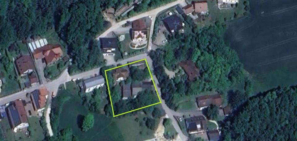 Thumbnail-Großes, grünes Grundstück mit Altbau (Wohnhaus und Nebengebäude)