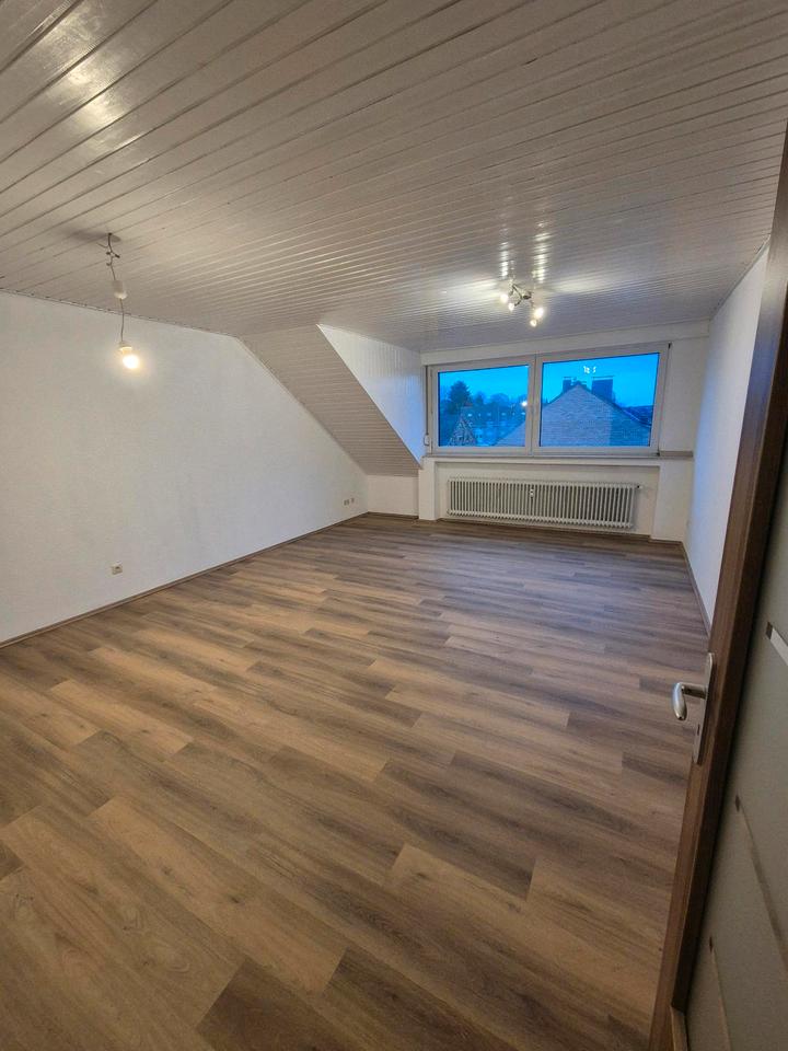 Thumbnail-Große 2,5 Zimmer Wohnung in Dinslaken Hiesfeld