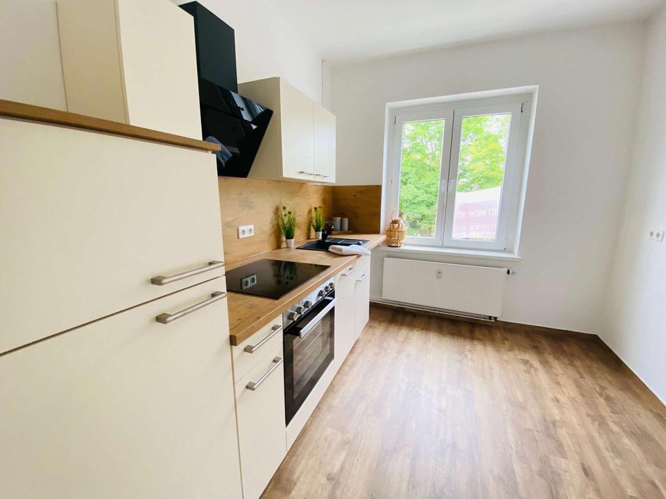 Thumbnail-Frisch renoviert! Helle 2-Raumwohnung mit moderner Einbauküche! PKW-Stellplatz möglich