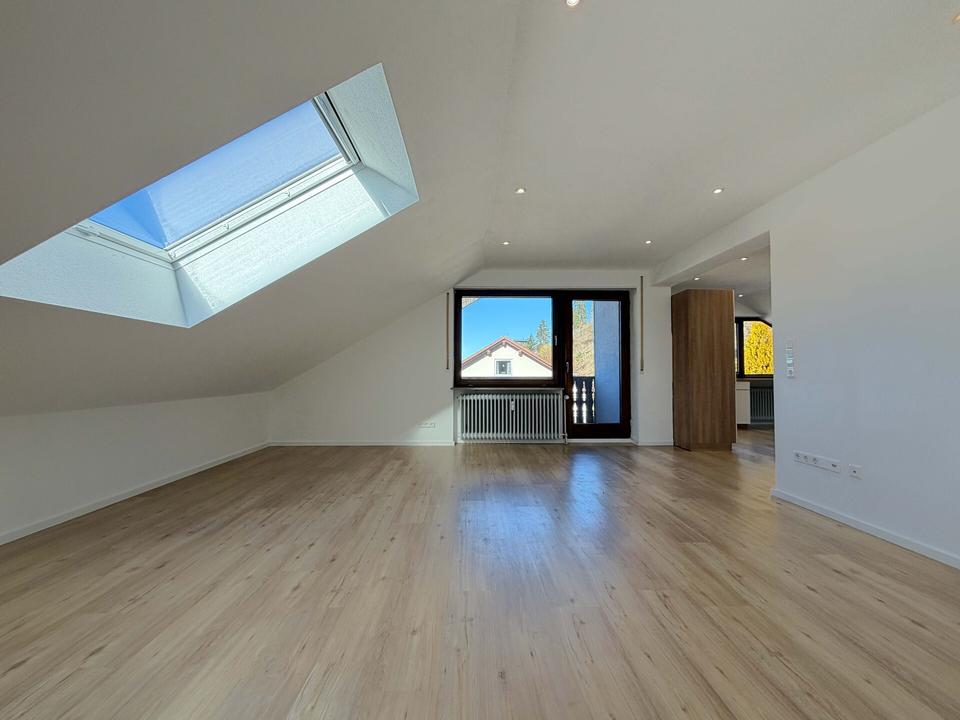 Thumbnail-Hier hat jeder sein Zimmer. 5 helle Räume auf 125 m². Balkon mit Blick ins Grüne. Eigene Garage.