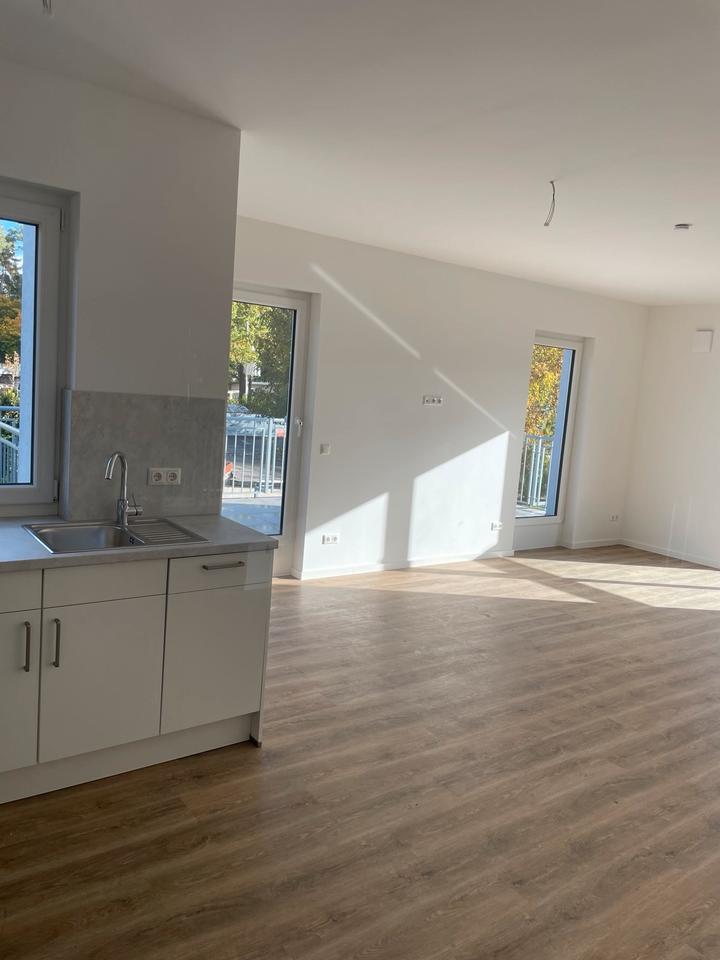 Thumbnail-Helle, moderne 2 Zimmerwohnung mit großer Dachterrasse