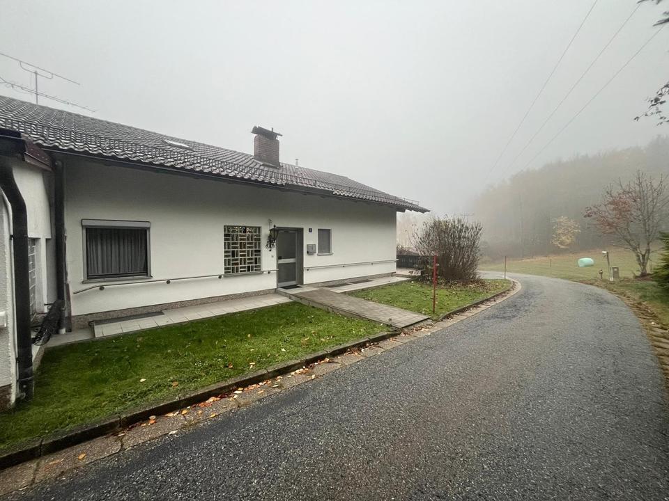 Thumbnail-5 Zimmer Wohnung - EG + OG, ruhige Lage, schöne Aussicht