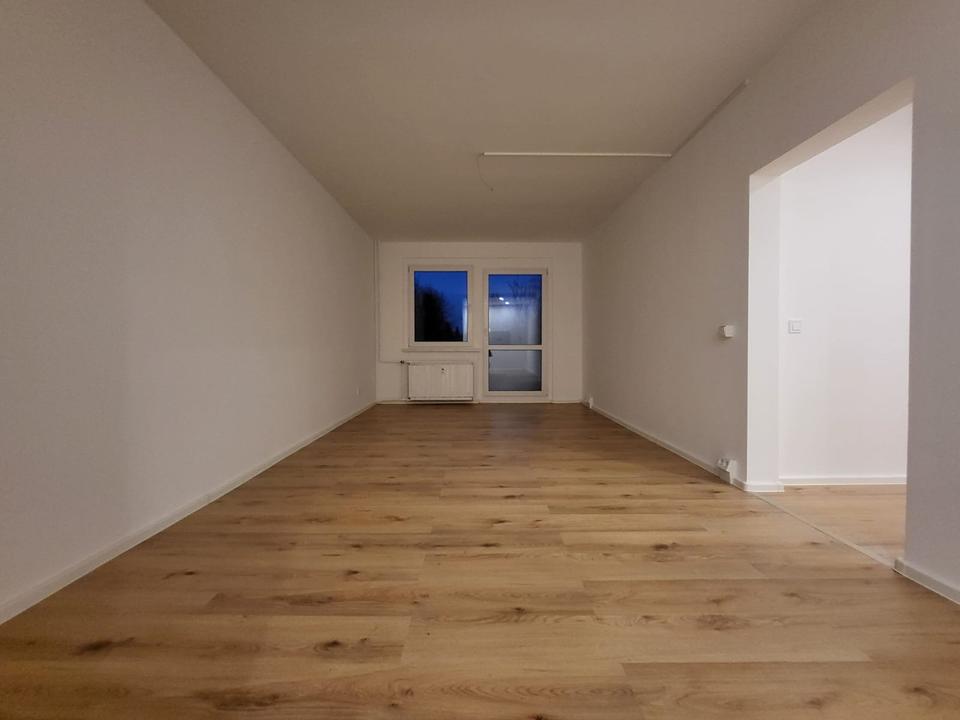 Thumbnail-++1 NKM frei- 3 Raum Wohnung neu saniert mit Balkon in Freiberg (Sachsen) zu vermieten