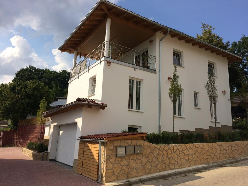 Thumbnail-3-Zimmer Wohnung mit zwei Pkw Stellplätzen und Terrasse