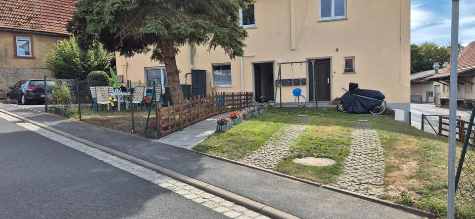 Thumbnail-6 Zimmer Wohnung 120m² Küche 2 Bäder Stellplatz in Neubrunn