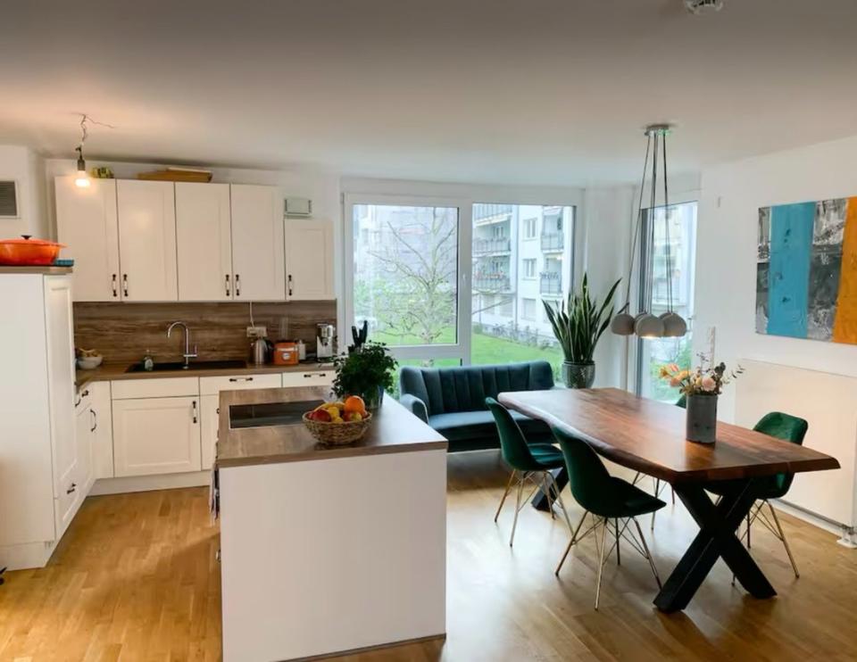 Thumbnail-Sonnige Wohnung, 3 Balkone nah am Rhein, Zwischenmiete Jan - Feb.