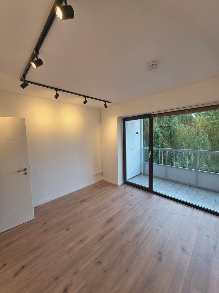 Thumbnail-Modernisierte 2-Zimmer-Eigentumswohnung mit Balkon & Stellplatz