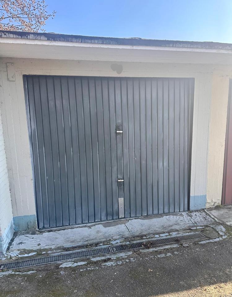 Thumbnail-Garage zu verkaufen – gute Lage, sanierungsbedürftig