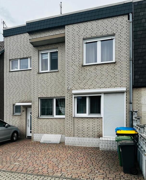 Thumbnail-Mehrgenerationenhaus in Düren, 200 m², Garten & Stellplätze