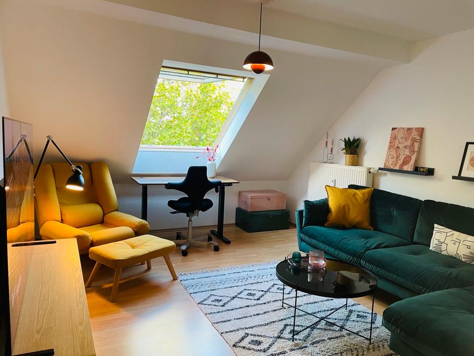 Thumbnail-Ruhige schnittige Dachwohnung -provisionsfrei-