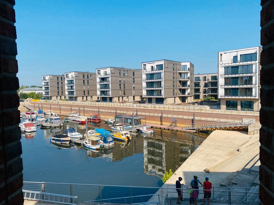 Thumbnail-Blick auf den Celler Hafen UND Aller - Hochwertiges Wohnen mit 2 Loggien, Einbauküche etc.